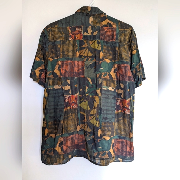 Short Sleeve Button Up with Squared Leaf and Floral Pattern - Picture 3 of 5
